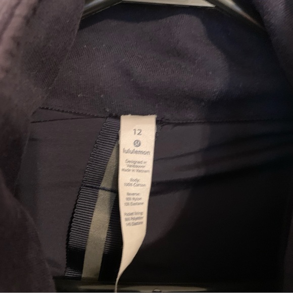 Lululemon athletica quilted or nylon reversable bomber style jacket. NAVY - Picture 7 of 16
